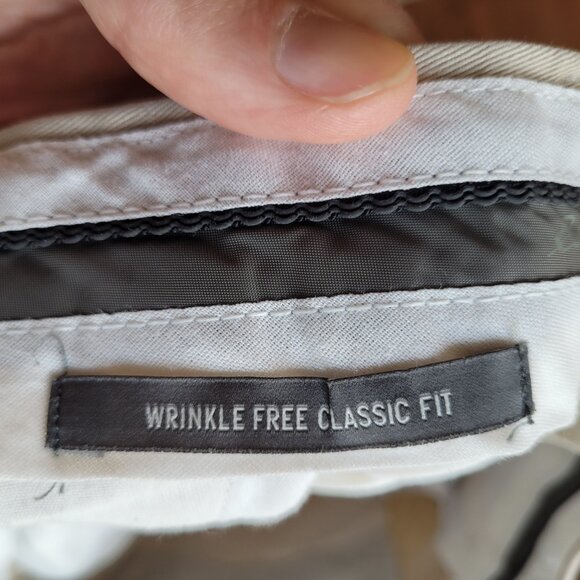 Lot of 2 Eddie Bauer 33 x 32 Wrinkle Free Classic Cut Khaki Pants - Picture 13 of 16